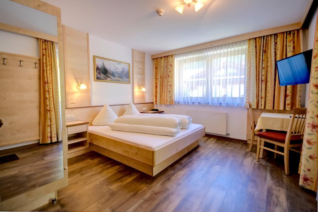 Roasnerhof Apartment Finkenberg Room photo